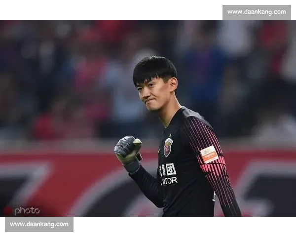 从替补到王者！他赢得金手套奖，书写励志神话